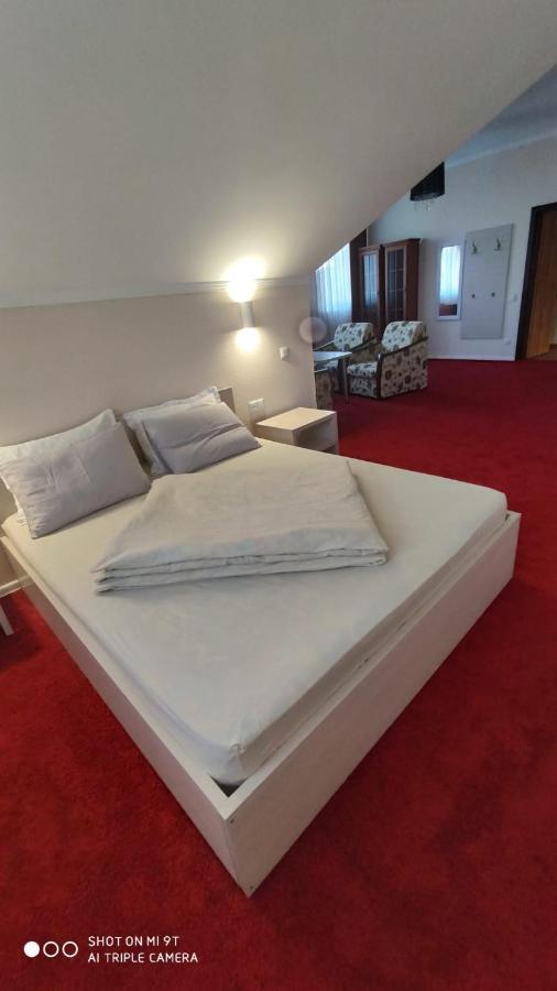 Bra Haus Hotel Branev Ngoại thất bức ảnh